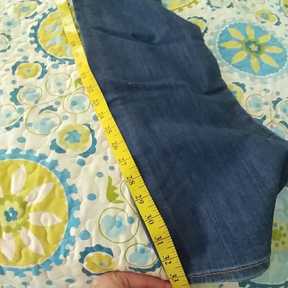 Old Navy Diva Cut Jeans - Picture 2 of 4